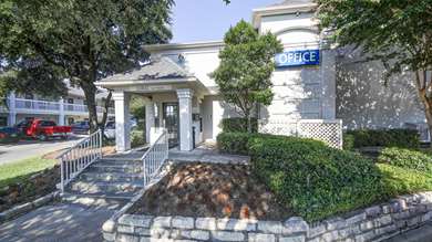 Pet Friendly Studio 6 San Antonio - Six Flags in San Antonio, Texas